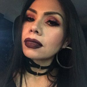 Meet your Posher, Lizzie